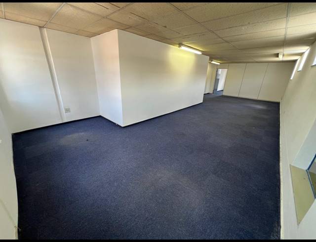 230M² WAREHOUSE TO LET IN STRIJDOMPARK